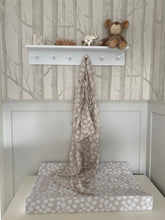 Load image into Gallery viewer, Large Swaddle Muslin - Scallop