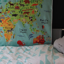 Load image into Gallery viewer, Non-Slip Splash Mat