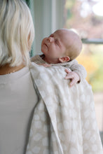 Load image into Gallery viewer, Large Swaddle Muslin - Scallop

