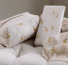 Load image into Gallery viewer, Quilted Washbag - Pears
