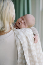 Load image into Gallery viewer, Large Swaddle Muslin - Scallop

