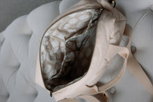 Load image into Gallery viewer, Quilted Changing Stroller Bag - Beige/Scallop
