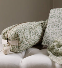 Load image into Gallery viewer, Quilted Washbag - Willow
