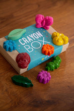 Load image into Gallery viewer, Crayon Box Mini Beasts Crayons
